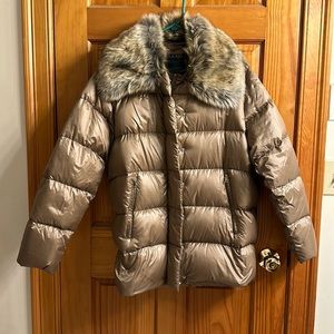 Lauren by Ralph Lauren puffer jacket with fur collar. Size small.